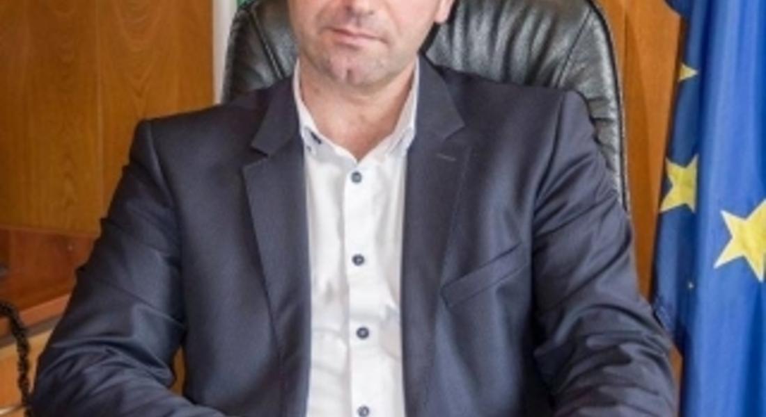 ПОЗДРАВЛЕНИЕ НА КМЕТА НА ОБЩИНА МАДАН ПО ПОВОД НАЦИОНАЛНИЯ ПРАЗНИК