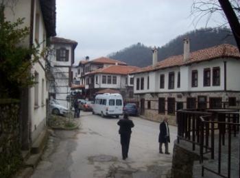 Светилници отпреди Христа грейнаха в Златоград