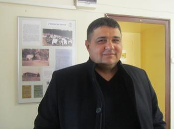 Кмет подарява на пенсионери "патриотични" бастуни за Еньовден