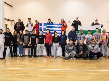 Кикбоксьори от Гърция тренираха заедно с маданчани