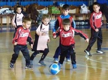 Най-малките жители на Чепеларе ще спортуват по проект „Спорт за децата в детските градини“