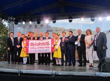 Кметът Мелемов поздрави жителите и гостите на Момчиловци, където стартира Фестивалът на киселото мляко