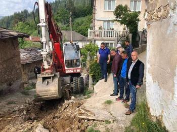 С ПЪРВА КОПКА СТАРТИРА РЕМОНТЪТ НА 2 УЛИЦИ В с.БЪРЧЕВО