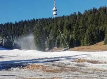  Минусови температури в Пампорово, оръдията за изкуствен сняг работят