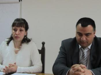 Данъчните ще работят без обедна почивка докато се приемат декларации