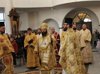 Епископ Висарион възглави Празнична света Литургия за Рождество Христово в катедралния храм „Св. Висарион Смоленски”