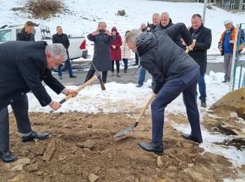  Първа копка на аквапарк и хотелски комплекс направиха в Баните