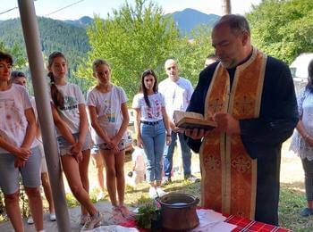 С празничен водосвет започна родовата среща в с. Гращица