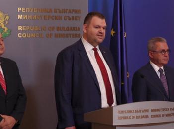 Политически сътресения: ДПС изключи председателя си Джевдет Чакъров както и останалите 16 депутати
