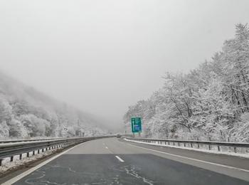 АПИ апелира шофьорите да тръгват с автомобили, готови за зимни условия