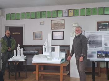 Четири екипа  представиха  проекти в конкурса на Сдружението Инициатива по изработване и поставяне на скулптурна композиция в памет на арх. Петър Петров“  