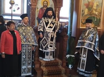 Архиерейска св. Литургия на велика събота в храм „Св. Николай Чудотворец” – кв. Устово