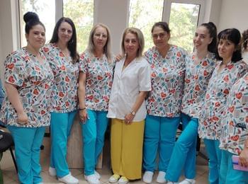 Осем студенти по специалността „Медицинска сестра“ започнаха практика в МБАЛ - Смолян