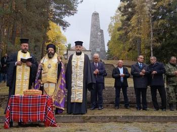 Смолян се поклони пред саможертвата и подвига на героите на заветния връх Средногорец 