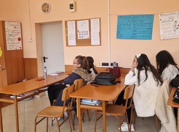 Пътни полицаи разговаряха с ученици от Езикова гимназия „Иван Вазов“ – Смолян за безопасното движение по пътищата