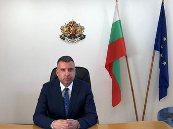 Областният управител Захари Сираков поздравява доброволците по случай техния международен празник