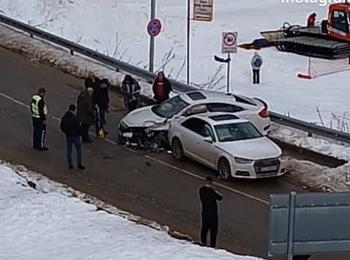 Челен сблъсък край бившата автогара в Пампорово, двамата пострадали са в стабилно състояние