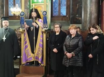 Малко повечерие с Богородичен акатист, първа статия бе отслужено в храм „Успение Богородично”в гр.Чепеларе