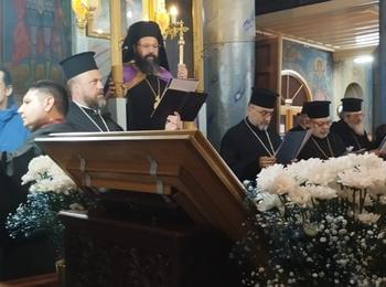 Малко повечерие с Богородичен канон и Акатист - втора статия бе отслужено в храм „Успение Богородично”в кв.Устово