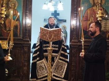 Велики Четвъртък – Смолянският епископ Висарион възглави чина на  Дванадесетте евангелия в храм „Св. Дух”в Смолян