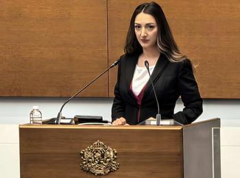 Лариса Савова, кандидат за народен представител от "Величие": „Няма да се договоря със системата. Гласът на регионите срещу бездействието!"