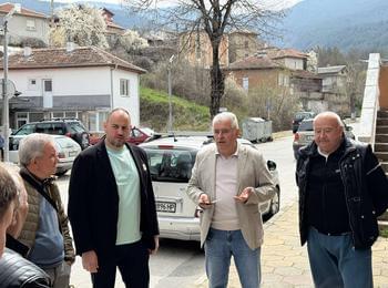 Кандидатите на „Прогресивна България“ обещаха на жители на община Чепеларе работеща държава, справедливост и грижа за планинските райони