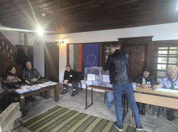 Над 42% избирателна активност в Смолянска област към 16:00 часа, Рудозем води по участие