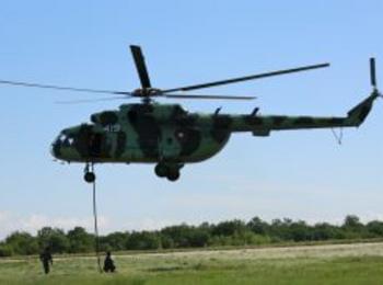 101 Алпийски полк провежда съвместна подготовка с вертолетни десанти в Смолян