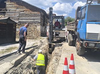 Продължава отстраняването на аварията на ул. „Захари Стоянов“ в кв. Райково