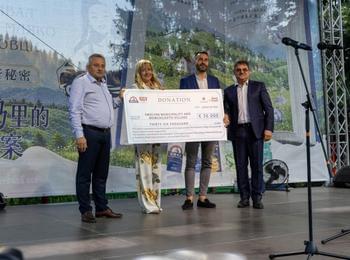36 000 евро за Момчиловци: Китайска компания инвестира в спортната площадка на селото