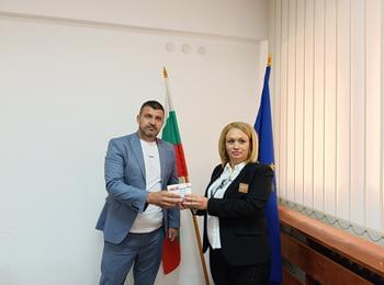 Връчиха печата на РИК – Смолян за президентските избори