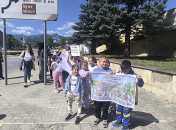 Първокласници участваха в инициатива за пътна безопасност в Смолян