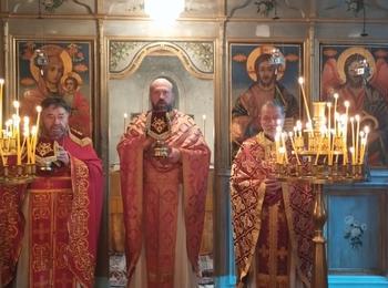 Храм „Св. Димитър „ в село Пещера чества своя празник
