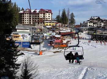 Стотици избраха да посрещнат Коледа в курорта Пампорово