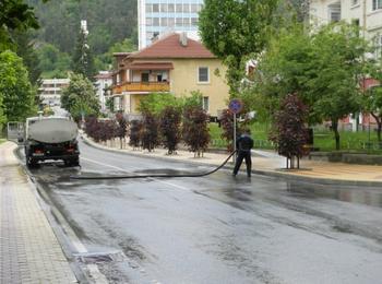 Поредна акция по чистене на града предприеха в Мадан