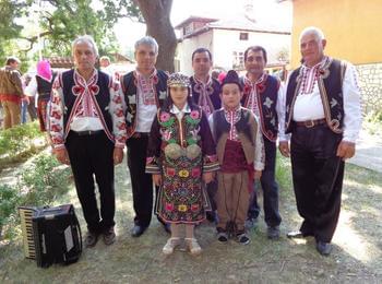  Мъжка фолклорна група „Змейчани” се създаде в с.Змейца