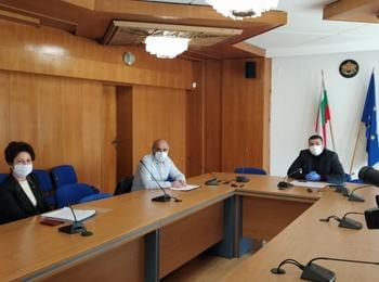 Изписват двама пациенти днес излекувани от коронавирус в смолянската болница