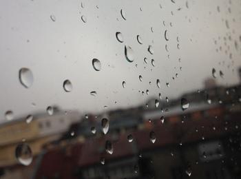  Облаци и краткотрайни валежи днес