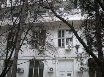 Младеж, обявен за издирване, предизвика пожар в изоставена сграда в Смолян