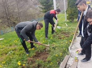  В МАДАН ОТБЕЛЯЗАХА ДЕНЯ НА ЗЕМЯТА