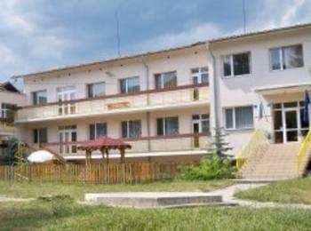 Родители и педагози посетиха детска градина в Гърция по проект