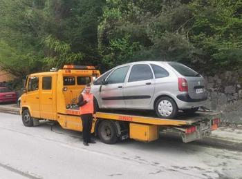 Автомобил пламна в движение в Смолян