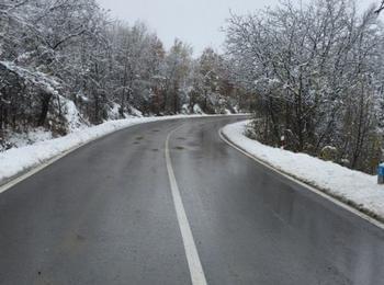 АПИ призовава шофьорите да карат внимателно през планинските проходи